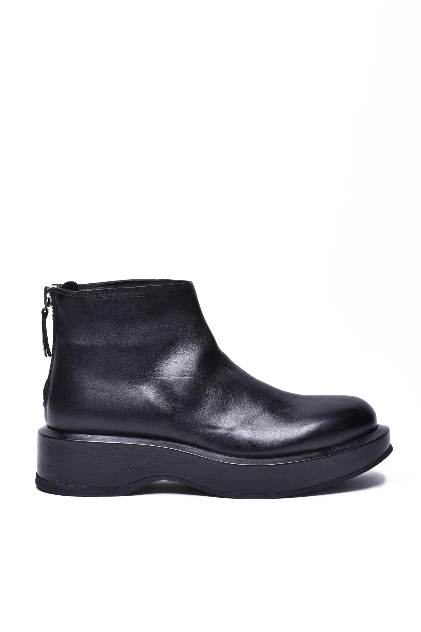 MOMA - SHOES