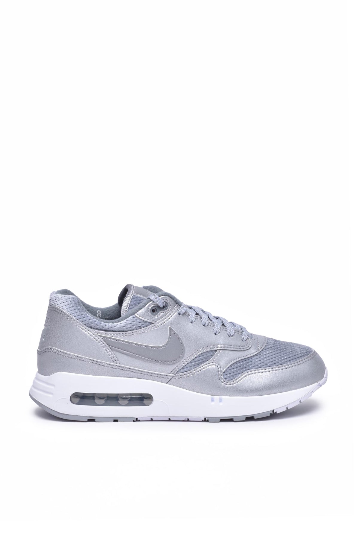 NIKE - SHOES