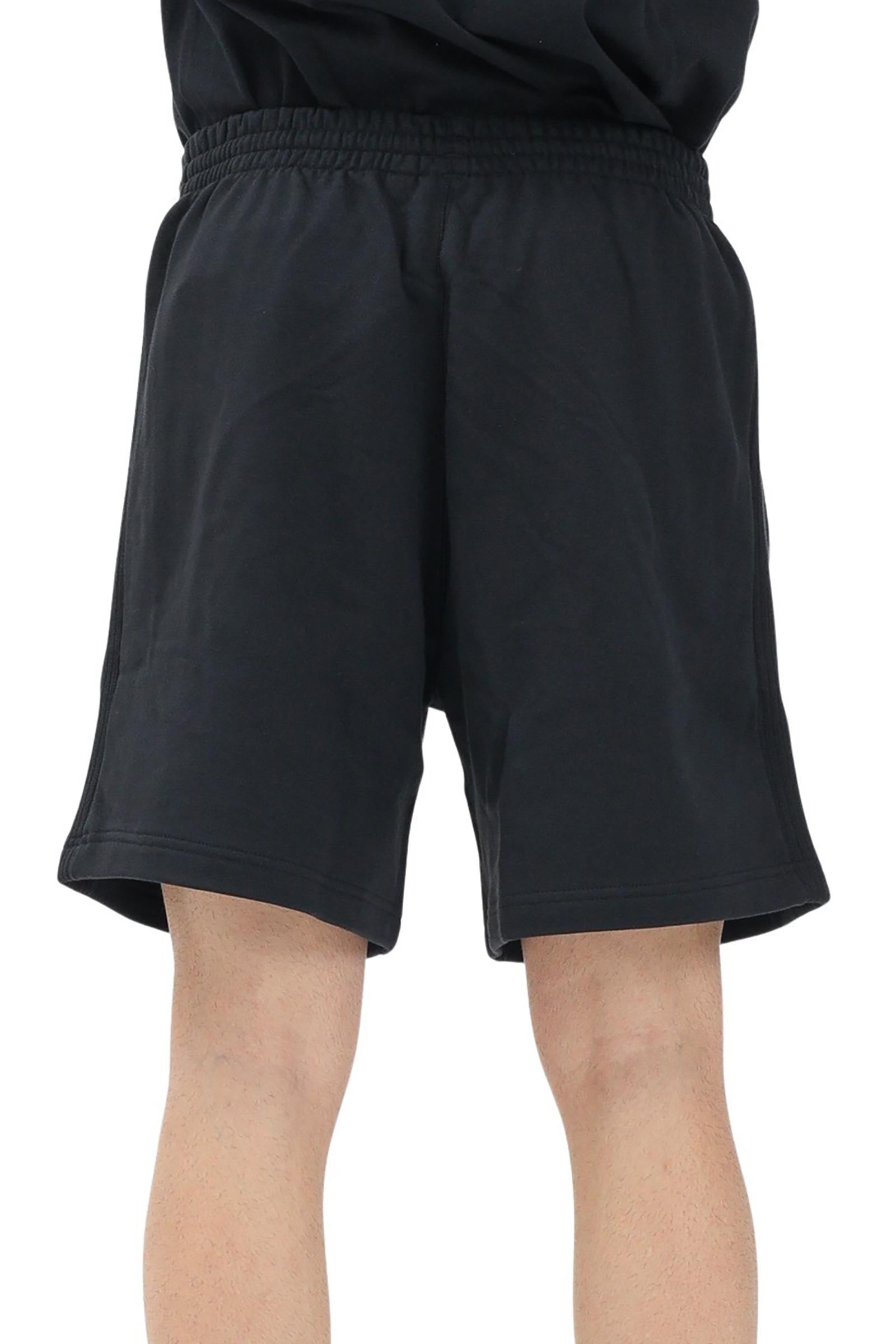ADIDAS - SHORTS