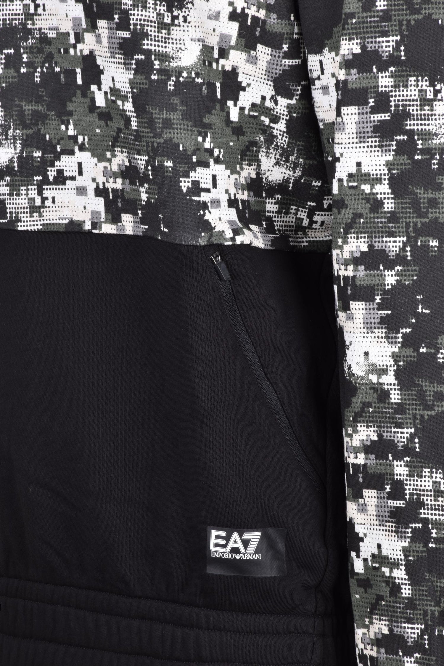EA7 EMPORIO ARMANI - KNITWEAR AND SWEATSHIRTS