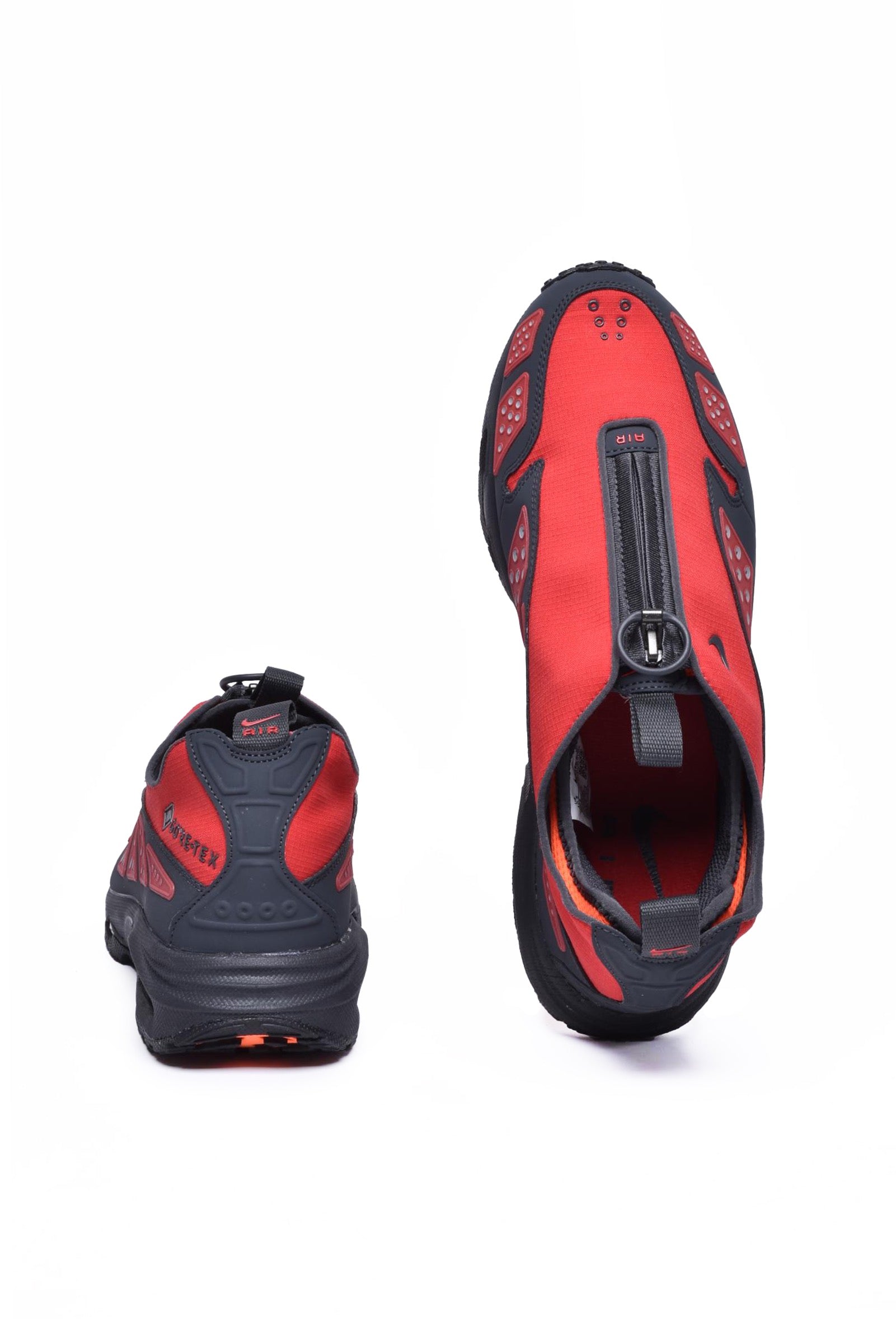 NIKE - SHOES