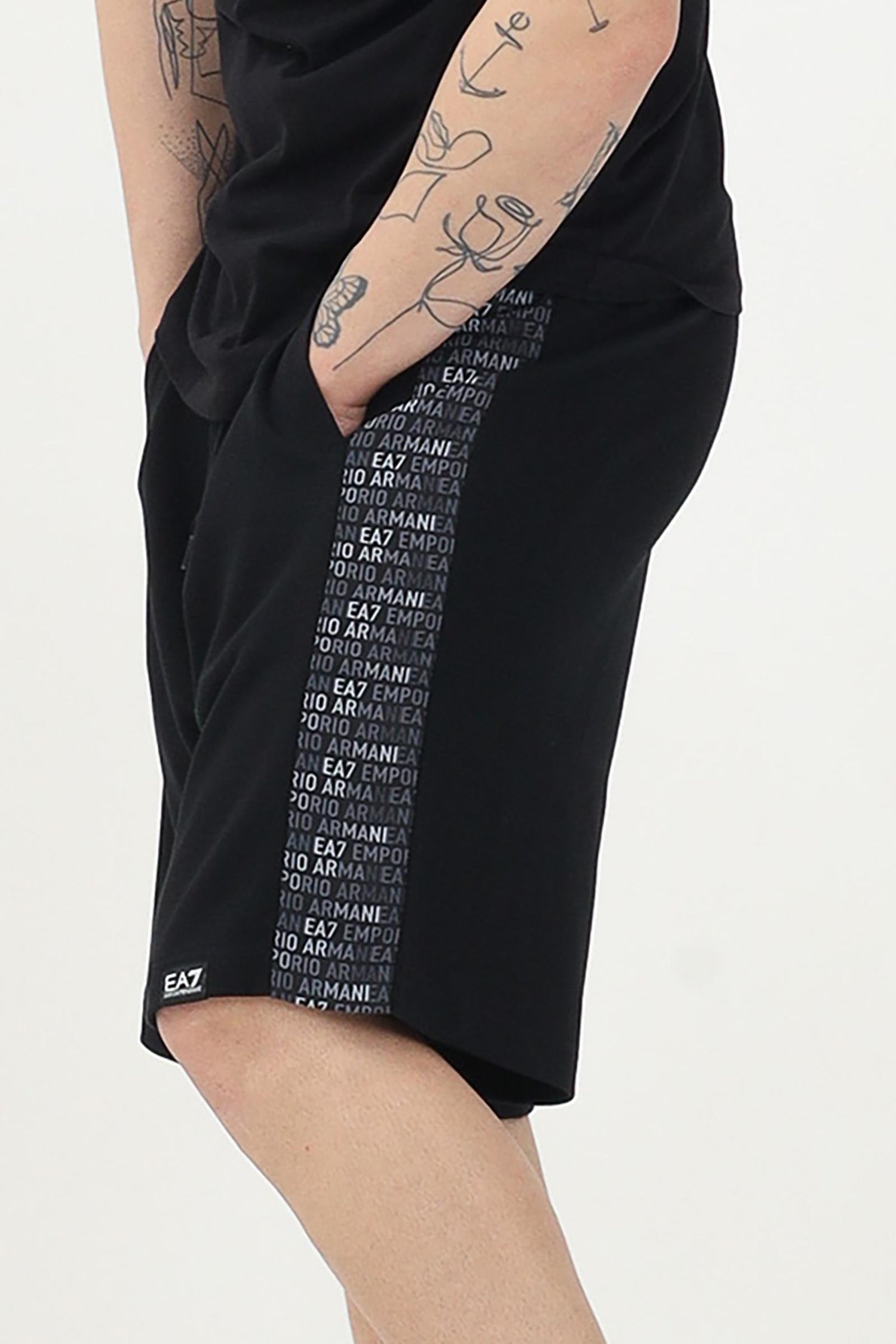 EA7 EMPORIO ARMANI - SHORTS