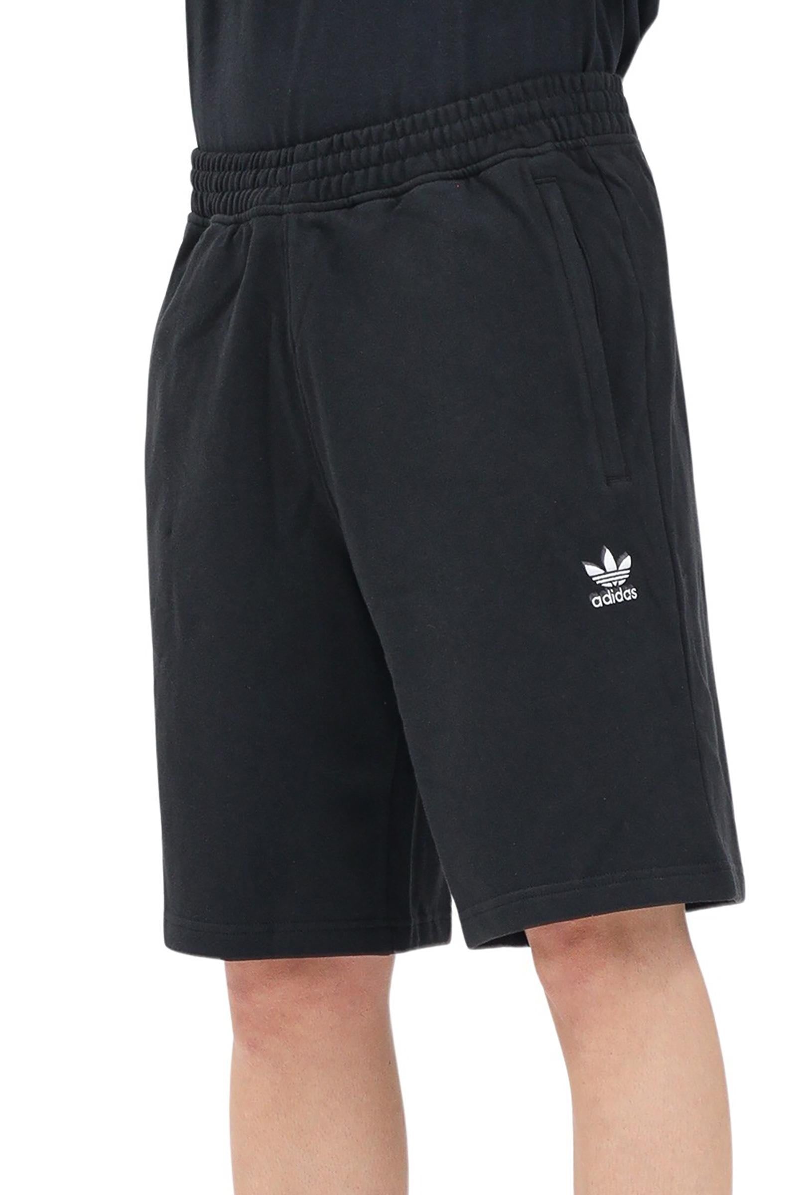 ADIDAS - SHORTS