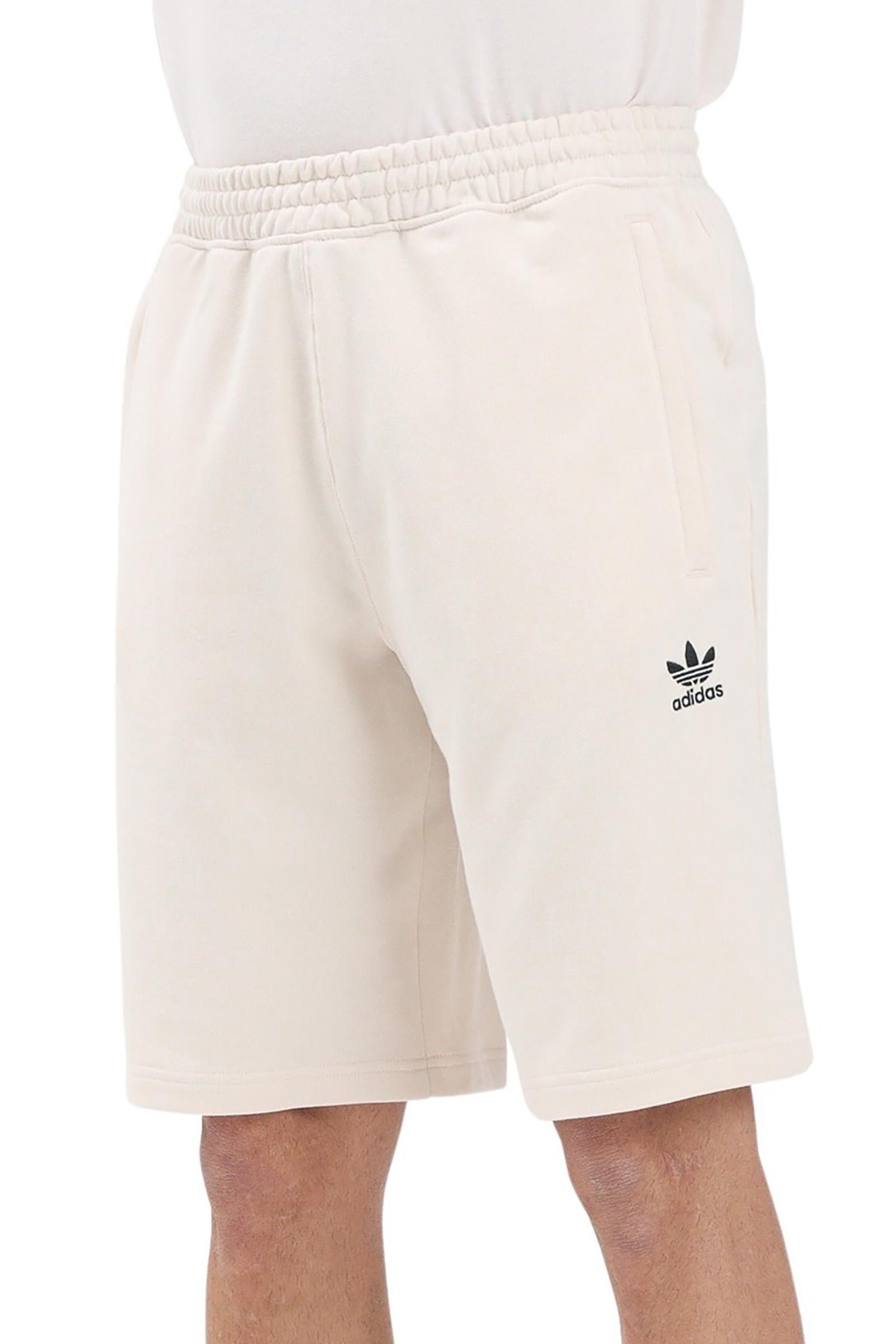 ADIDAS - SHORTS
