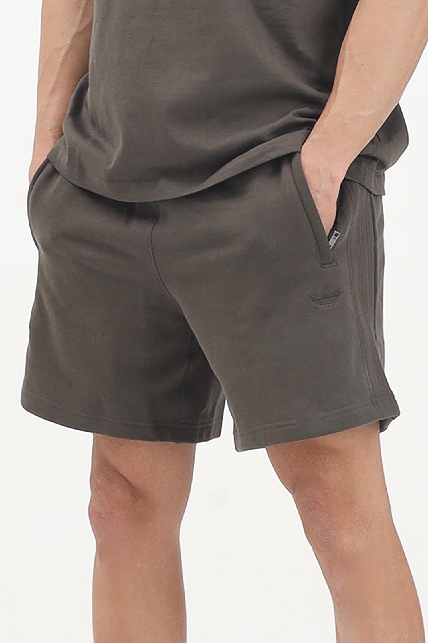 ADIDAS - SHORTS