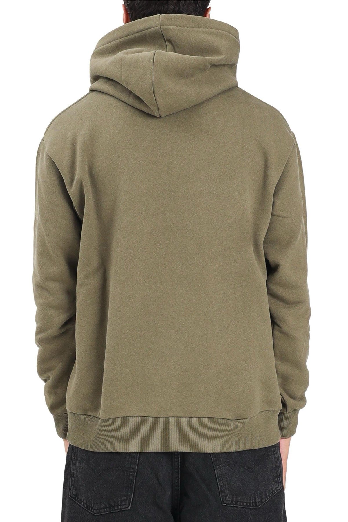 MARKET - KNITWEAR AND SWEATSHIRTS