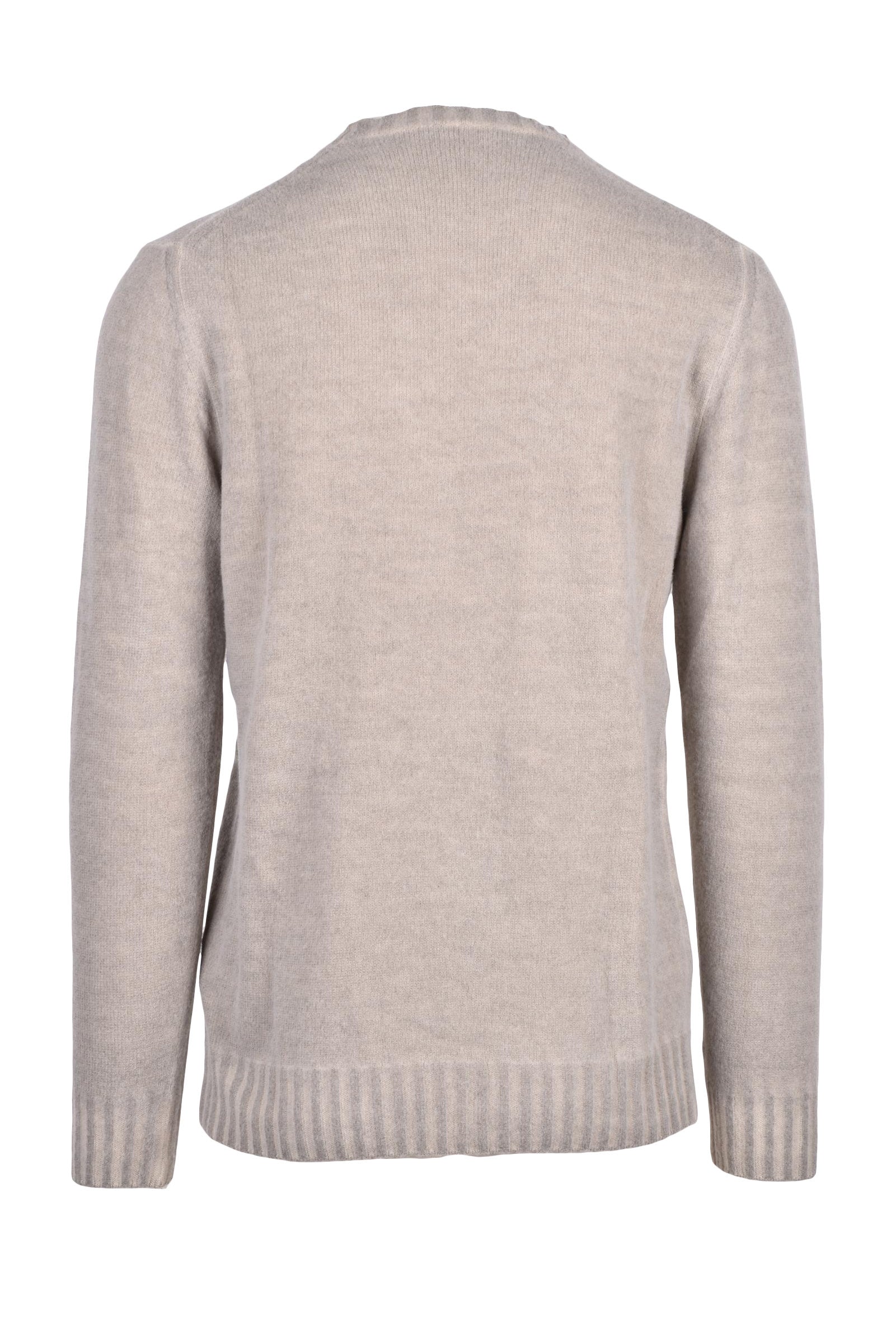 OUT/FIT - KNITWEAR AND SWEATSHIRTS
